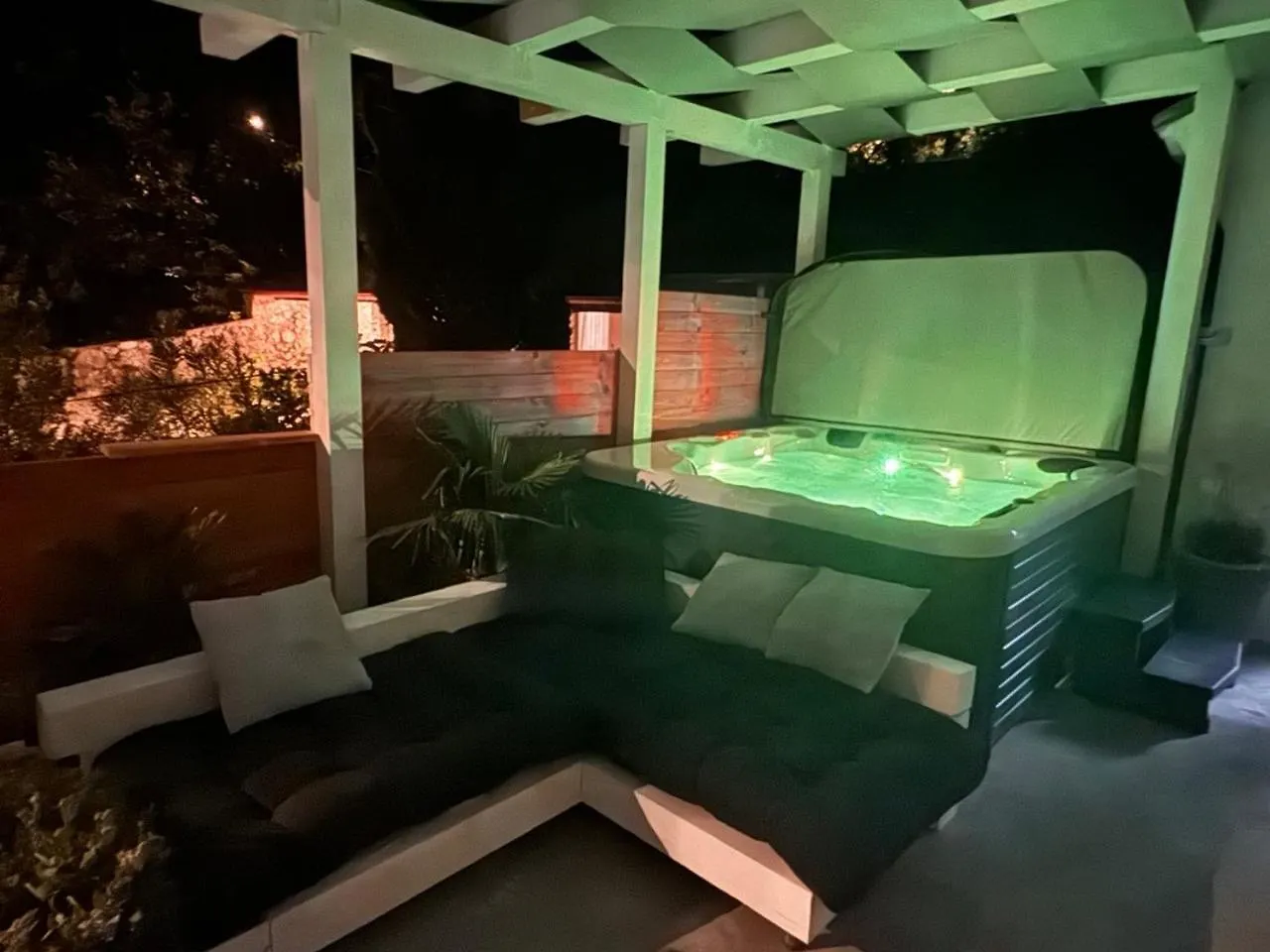 Apartman Zanic Crikvenica With Hot Tub, Jacuzzi Grižane